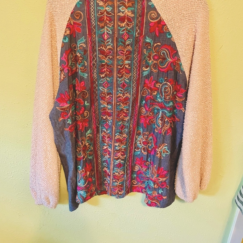 Umgee Multicolor Embroidered Blouse - Picture 5 of 6